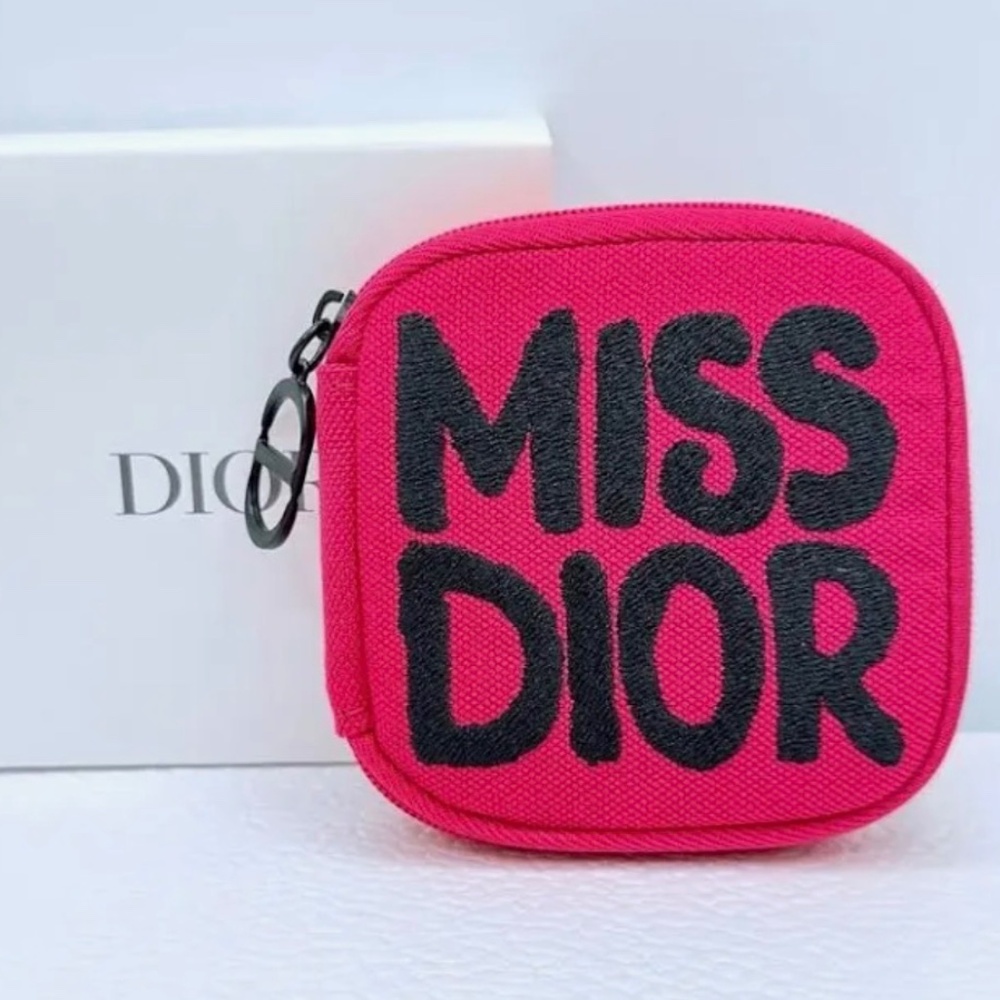 Dior miss dior essence pouch and vials